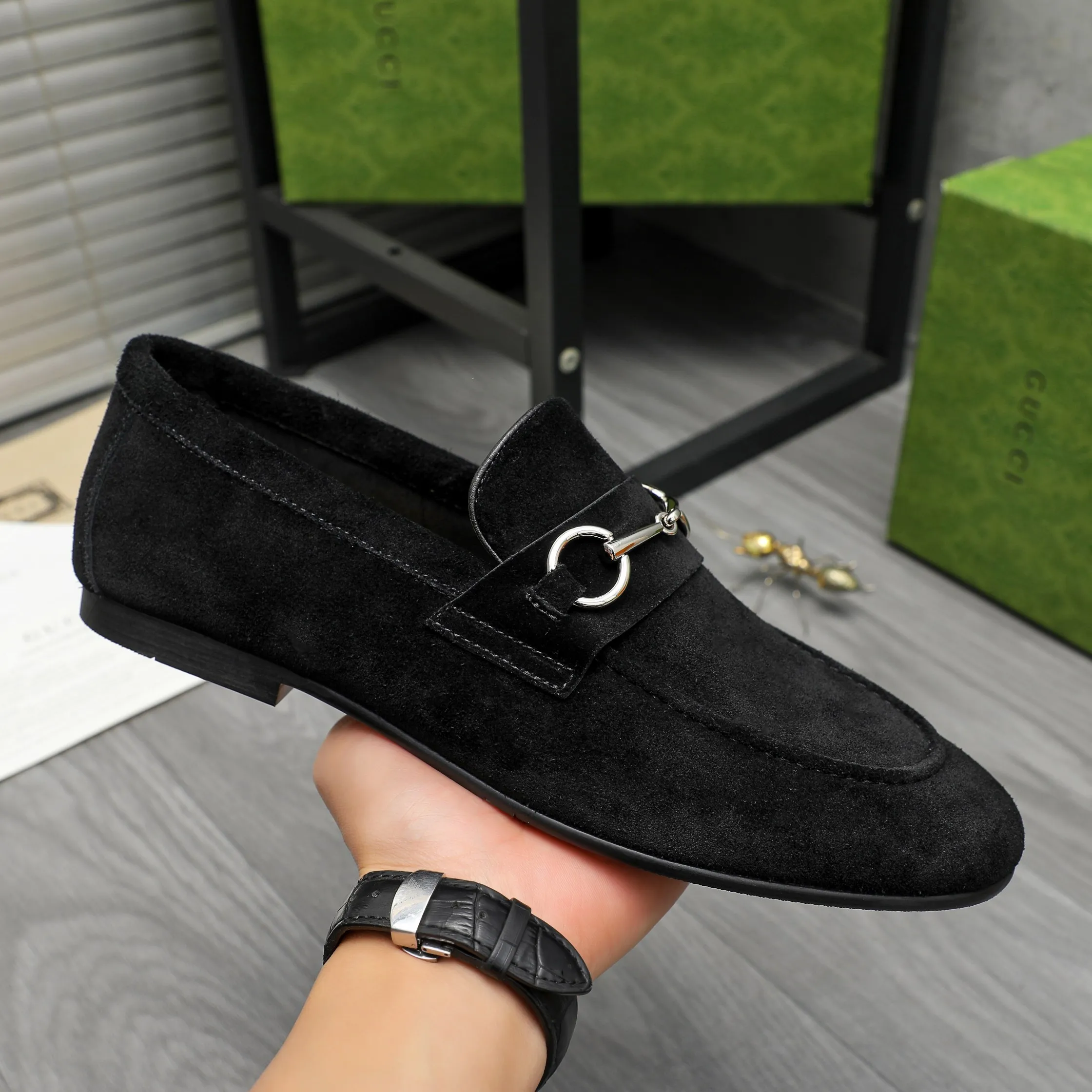 Men's shoes 💰p400 Product trademark: GUCCI "Gucci" business casual leather shoes Regular size: 38-46 (38.45.46 custom-made, non-returnable) Product materials: Selected suede cowhide upper, cowhide lining, original rubber outsole